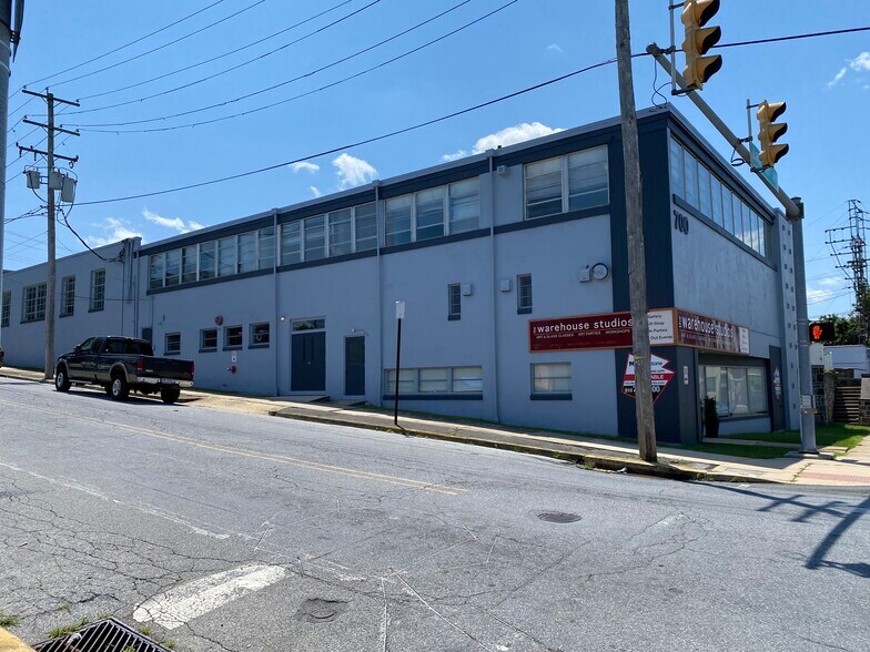 700 E Lancaster Ave, Reading, PA à vendre - Photo de l’immeuble – Image 1 sur 7