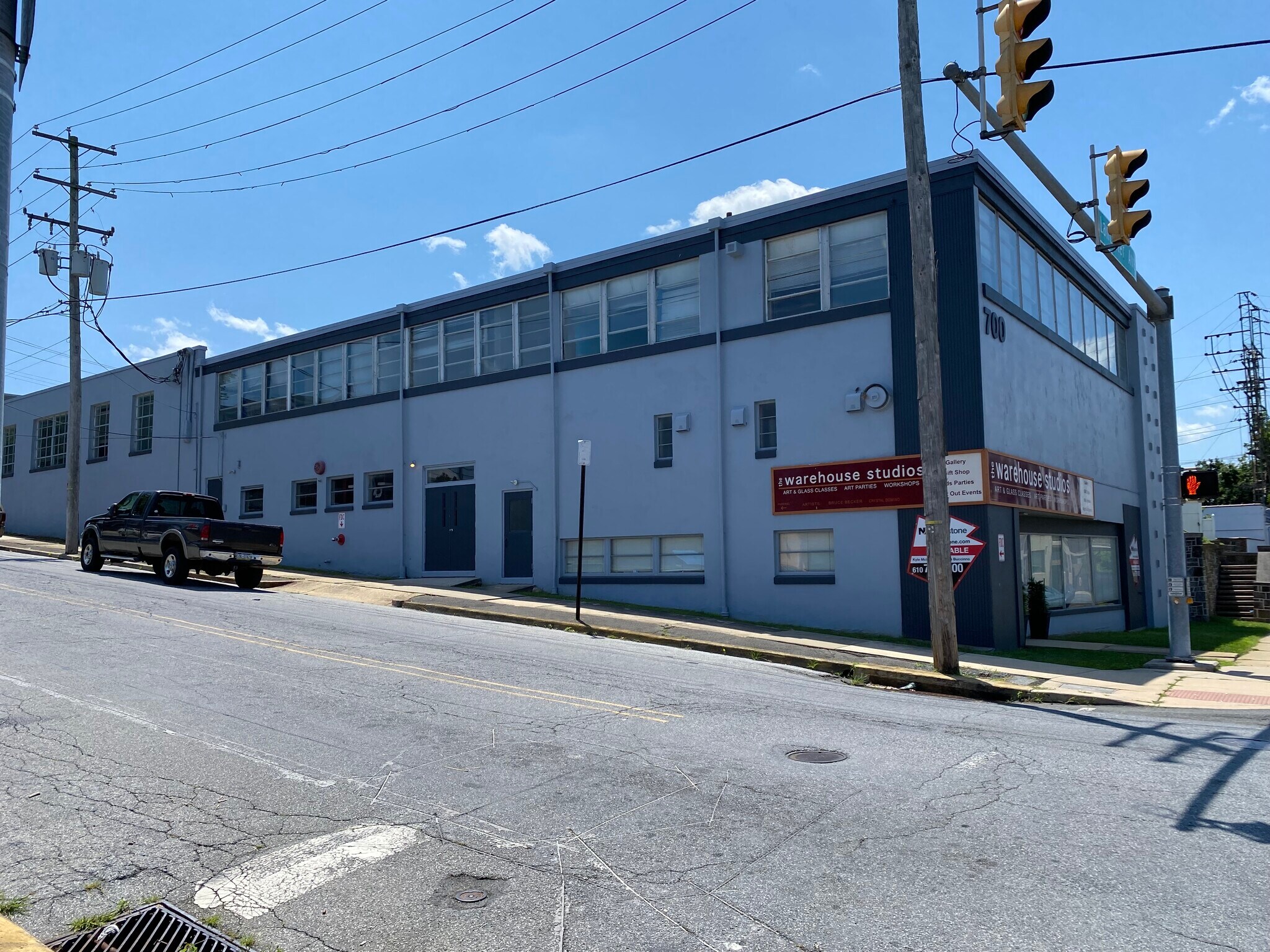 700 E Lancaster Ave, Reading, PA à vendre Photo de l’immeuble– Image 1 sur 8