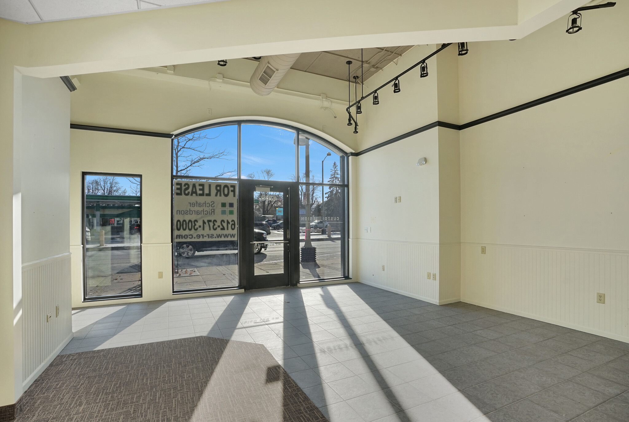 3850 Grand Way, Saint Louis Park, MN à louer Photo intérieure– Image 1 sur 6