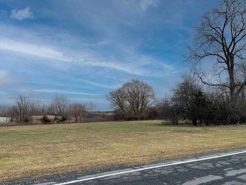 200 W Yard Rd, Feura Bush, NY à louer - Photo de l’immeuble – Image 3 sur 3