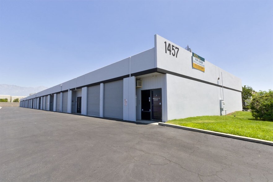 1457 E Philadelphia St, Ontario, CA à louer - Photo de l’immeuble – Image 3 sur 7