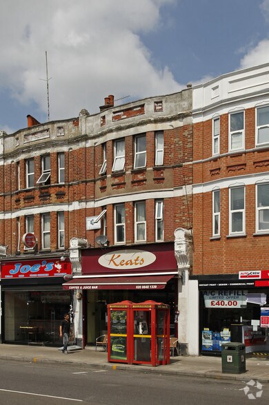 W7 Hanwell Broadway, Londres à louer - Photo de l’immeuble – Image 1 sur 2