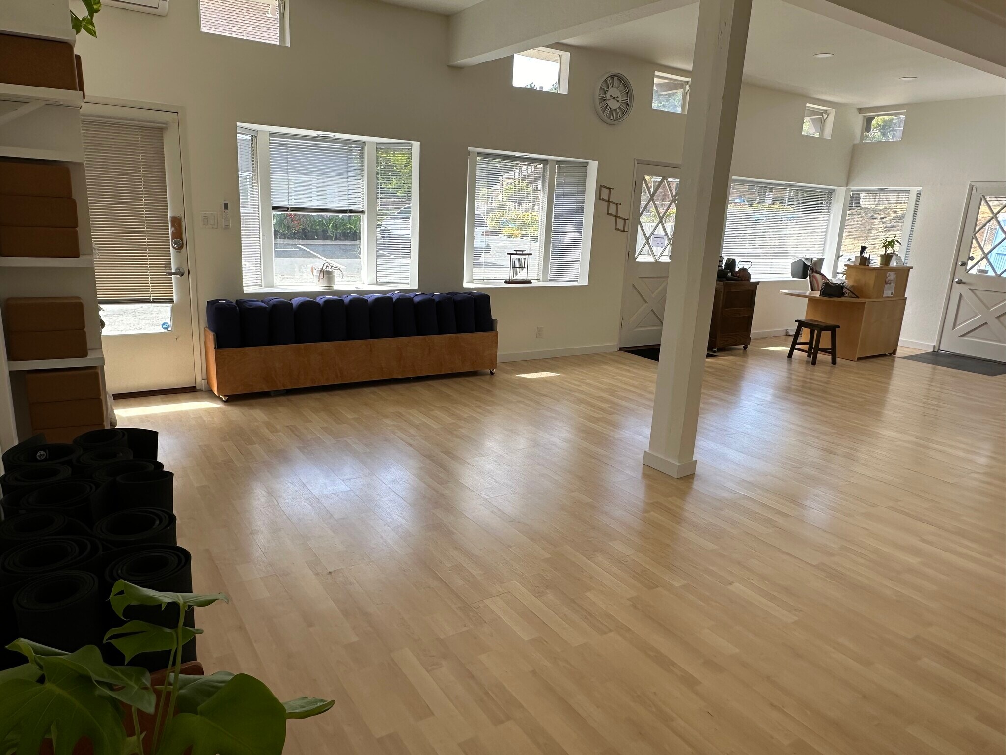 301 Poplar St, Mill Valley, CA à louer Photo intérieure– Image 1 sur 10