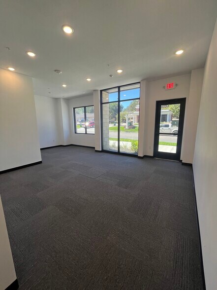 6101-6123 Nieman Road, Shawnee, KS à louer - Photo de l’immeuble – Image 3 sur 15