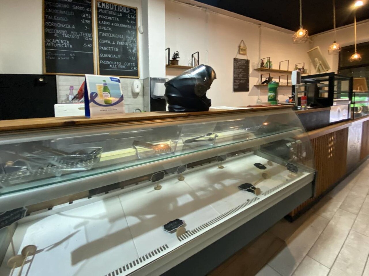 Local commercial dans Barcelone, Barcelona à louer Photo intérieure– Image 1 sur 8