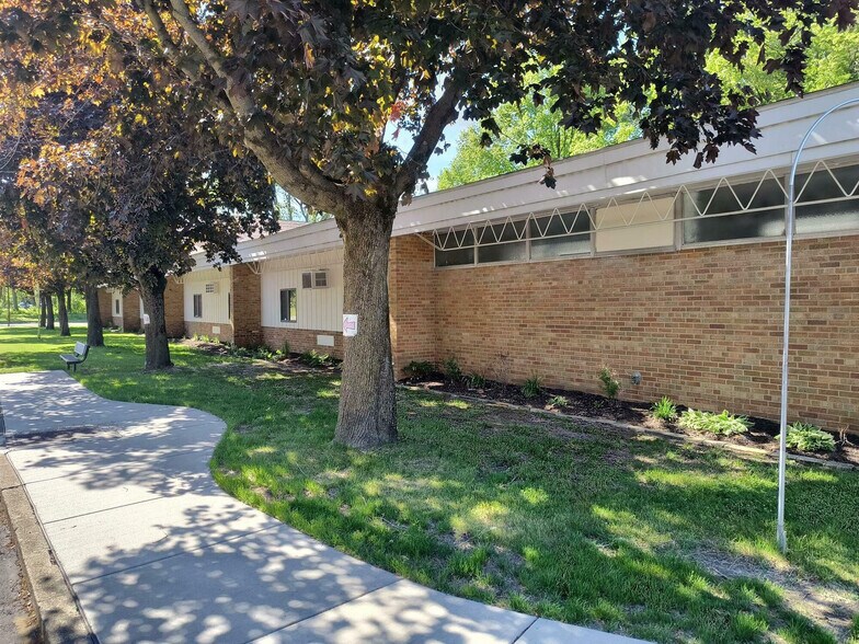 1150 W 49th Ave, Gary, IN à vendre - Photo de l’immeuble – Image 2 sur 12