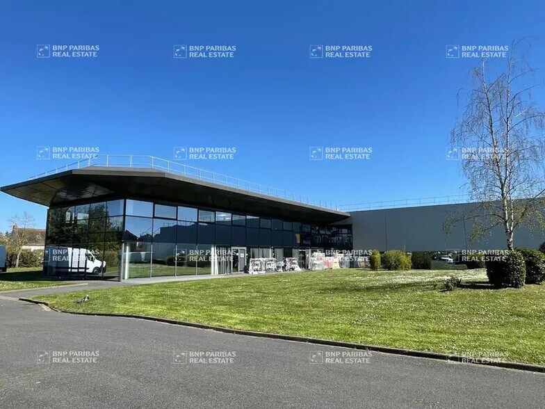 Local d'activités dans Olivet à vendre - Photo de l’immeuble – Image 1 sur 20