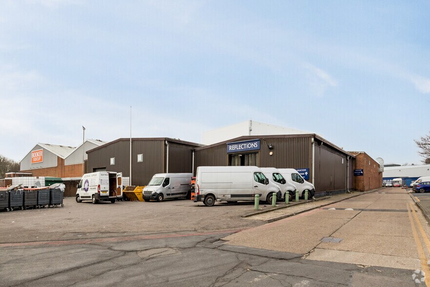 Edgington Way, Sidcup à louer - Photo de l’immeuble – Image 3 sur 3