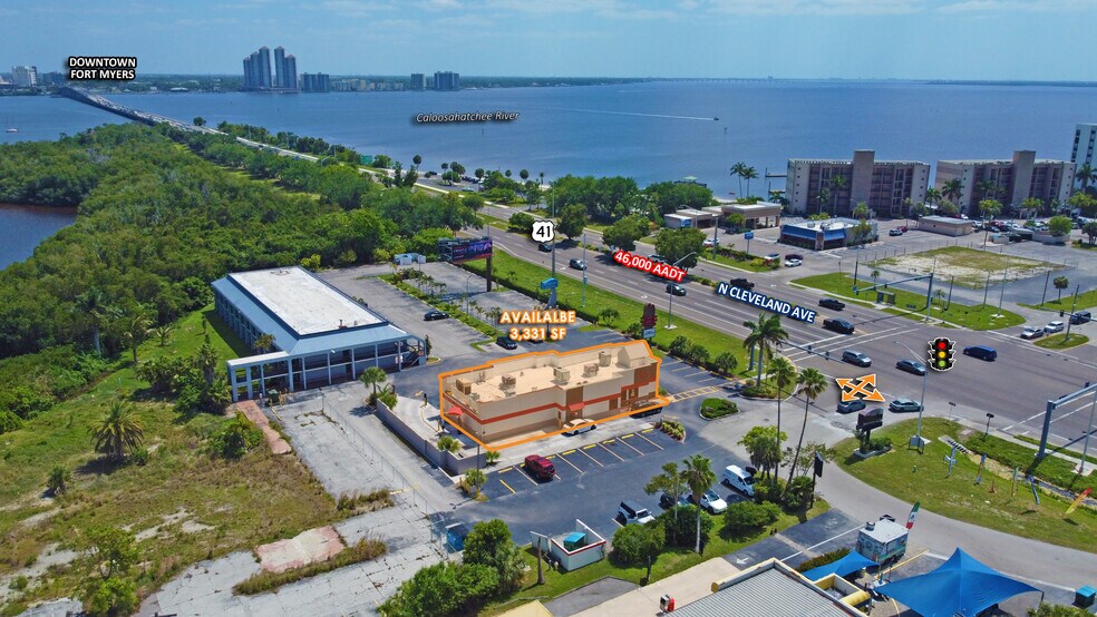 13050 N Cleveland Ave, North Fort Myers, FL à louer - Photo principale – Image 1 sur 6