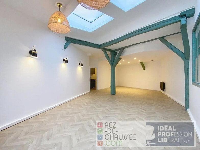Bureau dans Paris à vendre - Photo de l’immeuble – Image 2 sur 7