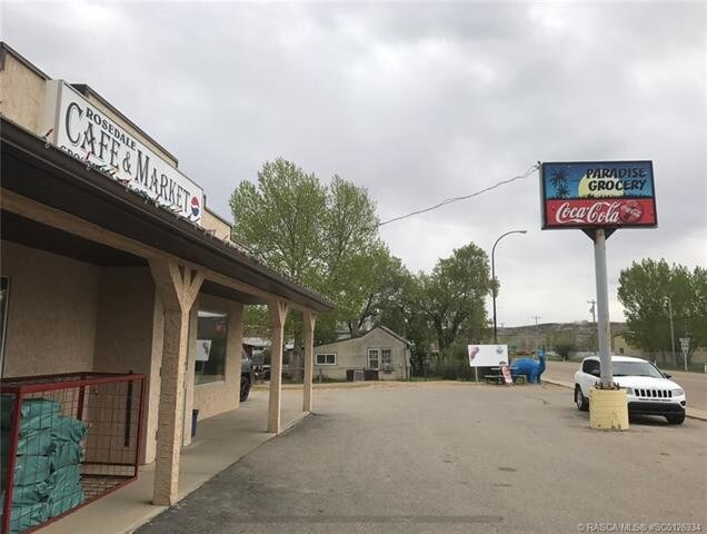 32 2nd Ave S, Drumheller, AB à vendre - Autre – Image 2 sur 41