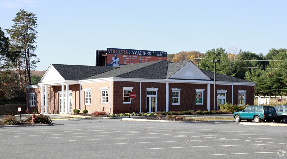 5916 Seminole Trl, Ruckersville, VA à louer - Photo de l’immeuble – Image 3 sur 8
