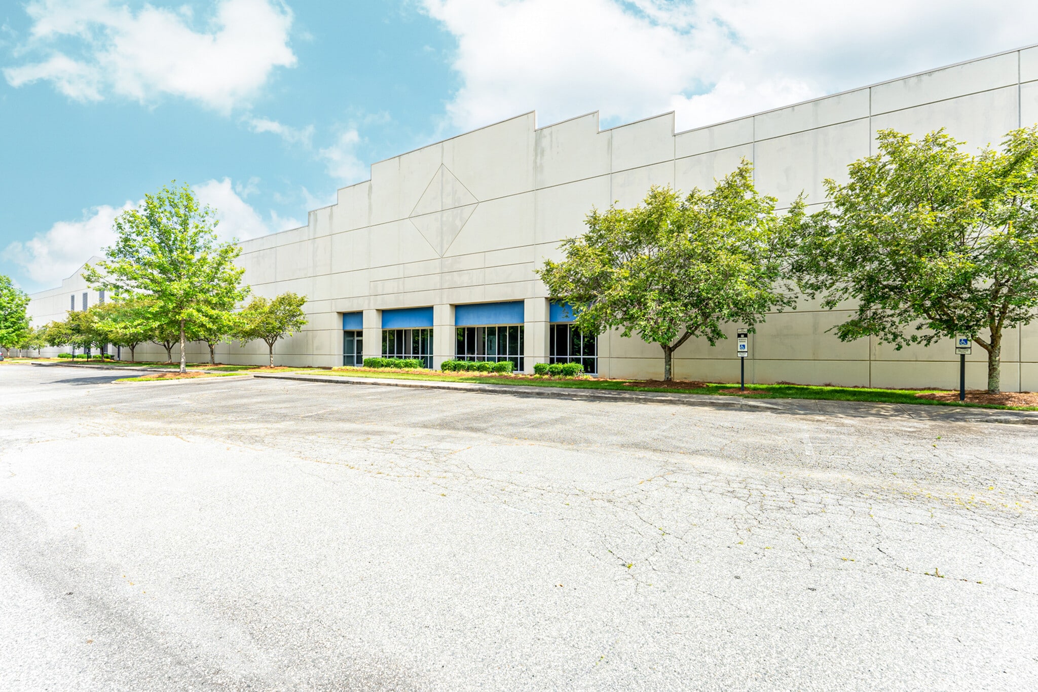 657 Brigham Rd, Greensboro, NC à louer Photo intérieure– Image 1 sur 7