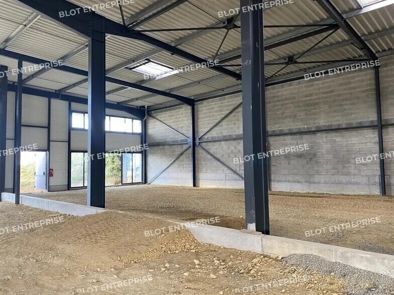Local commercial dans Taden à vendre - Photo intérieure – Image 2 sur 8