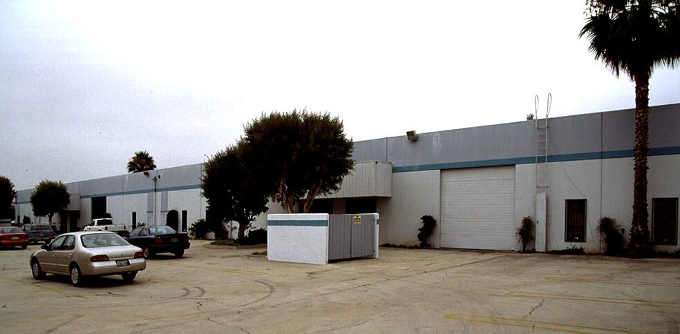 3673 N Industry Ave, Lakewood, CA à louer - Photo de l’immeuble – Image 2 sur 7