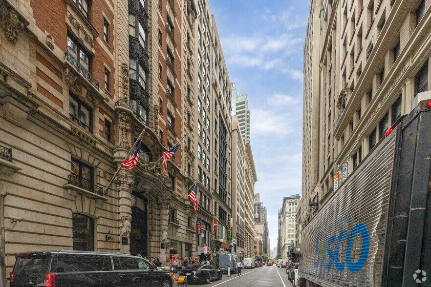 11 W 32nd St, New York, NY à louer - Photo de l’immeuble – Image 1 sur 4