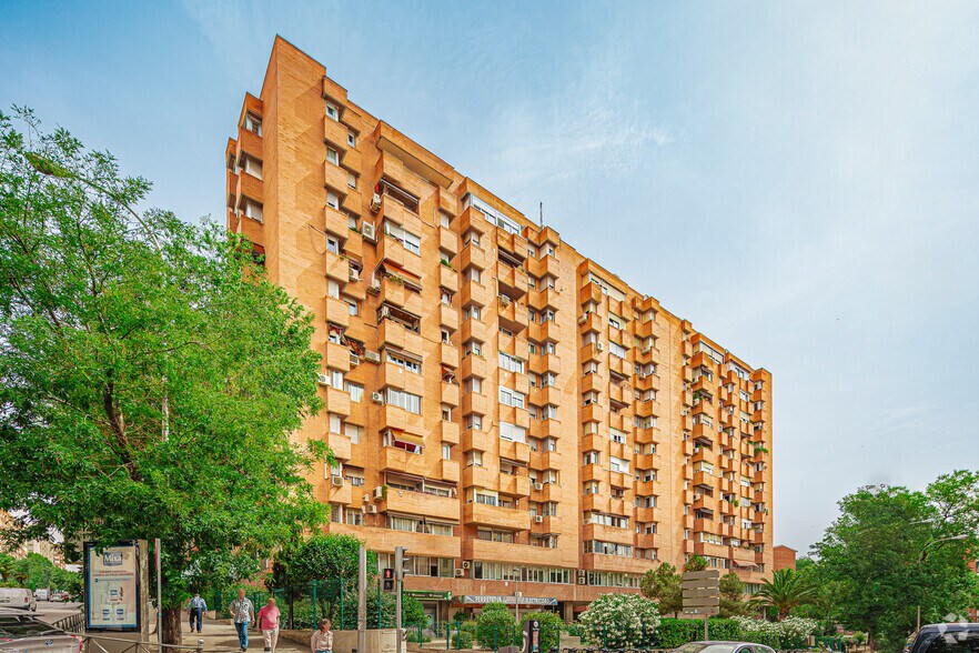 Calle de Lira, 1, Madrid, Madrid à vendre - Photo principale – Image 1 sur 2