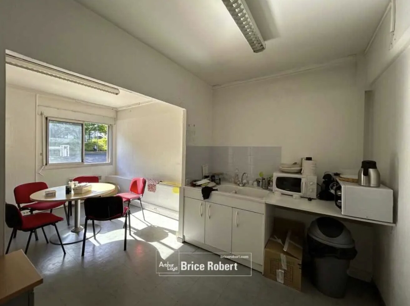 Bureau dans Champagne-au-Mont-d'Or à louer Photo intérieure– Image 1 sur 3