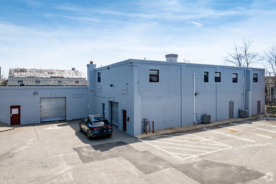 300 Broadway, Bethpage, NY à louer - Photo de l’immeuble – Image 1 sur 1