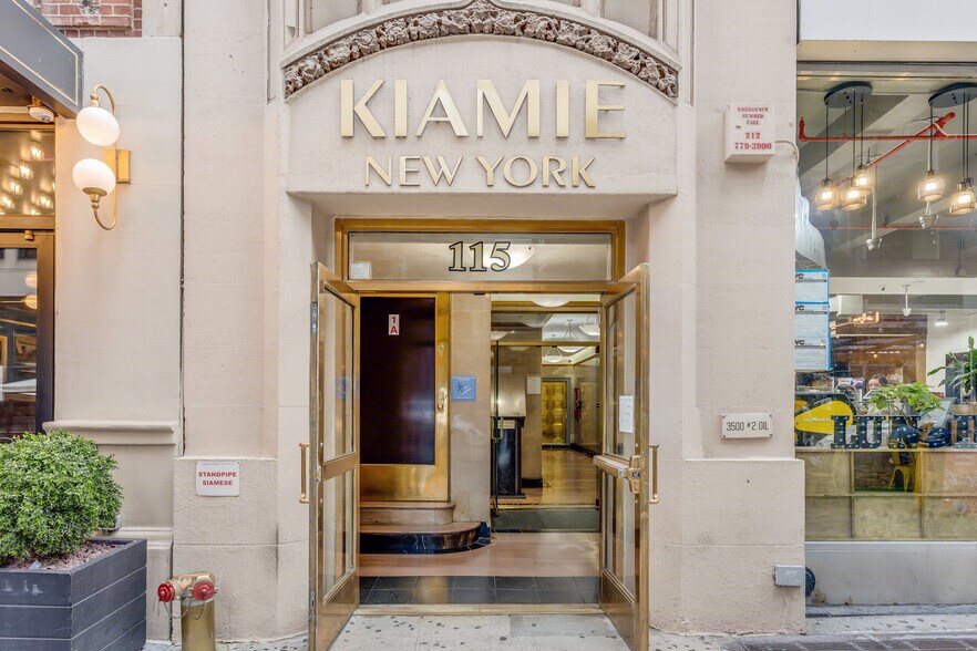 115 W 45th St, New York, NY à louer - Photo de l’immeuble – Image 2 sur 8