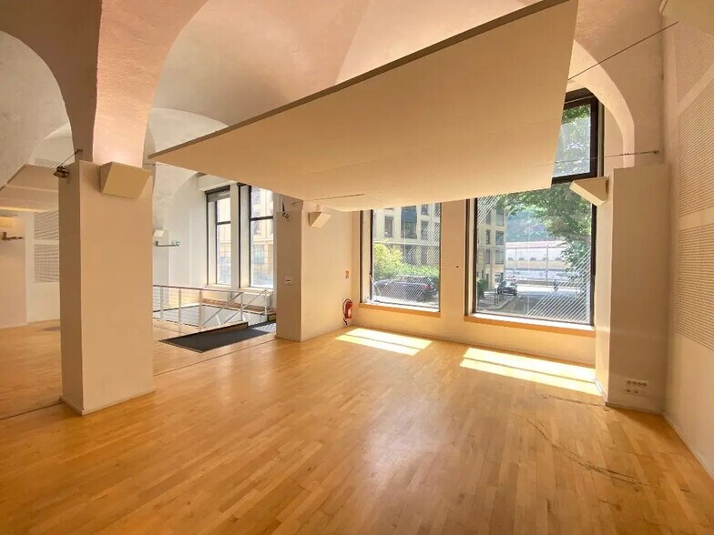 Bureau dans Lyon à louer - Photo de l’immeuble – Image 2 sur 6