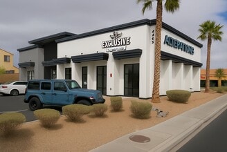 4255 S Durango Dr, Las Vegas, NV à louer Photo de l’immeuble– Image 1 sur 10
