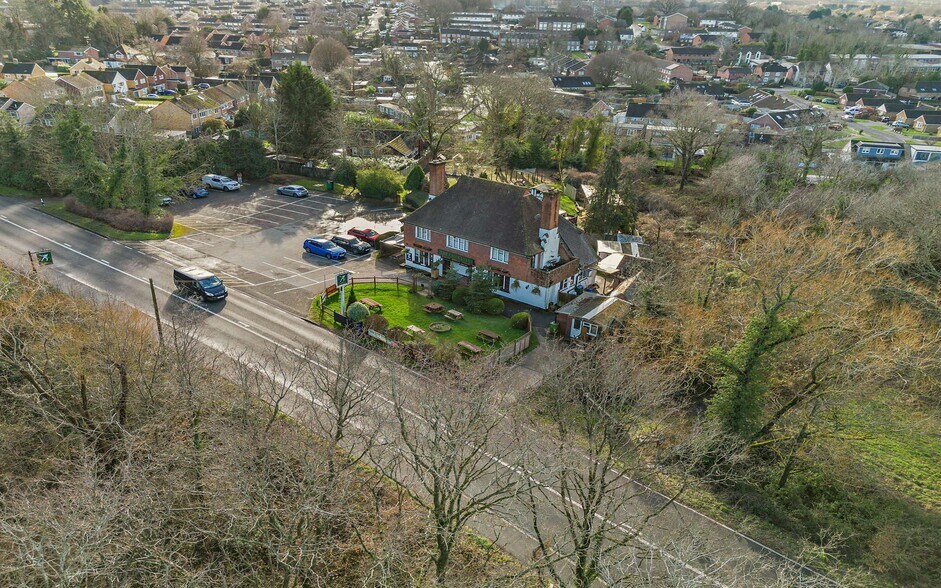 Aldershot Rd, Guildford à vendre - Photo de l’immeuble – Image 2 sur 2