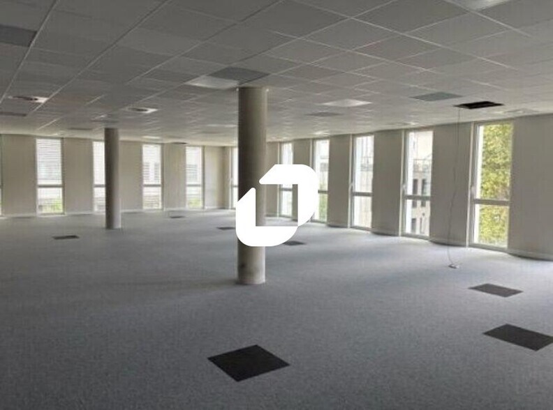 Bureau dans Villeurbanne à louer - Photo de l’immeuble – Image 3 sur 18