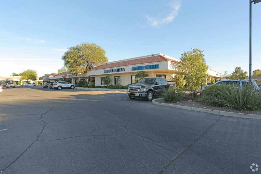 3663 E Sunset Rd, Las Vegas, NV à louer - Photo de l’immeuble – Image 3 sur 6
