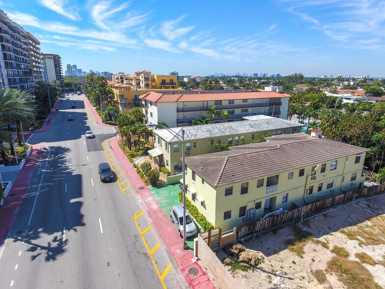8918 Collins Ave, Surfside, FL à vendre - Aérien – Image 2 sur 4
