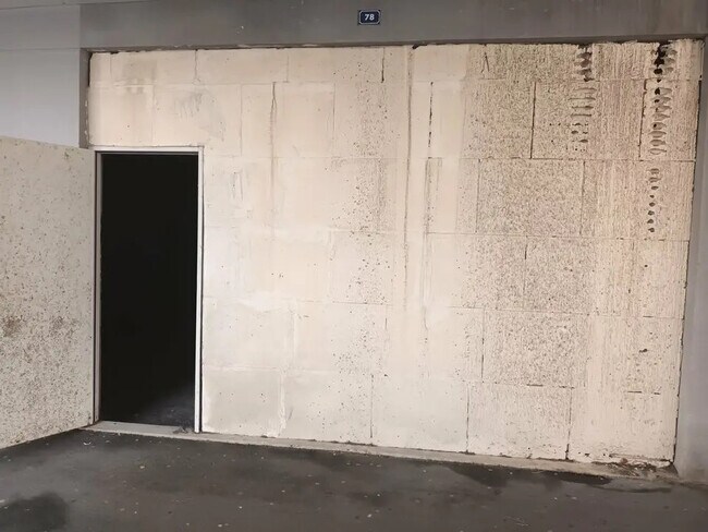 Plus de détails pour Local commercial à louer