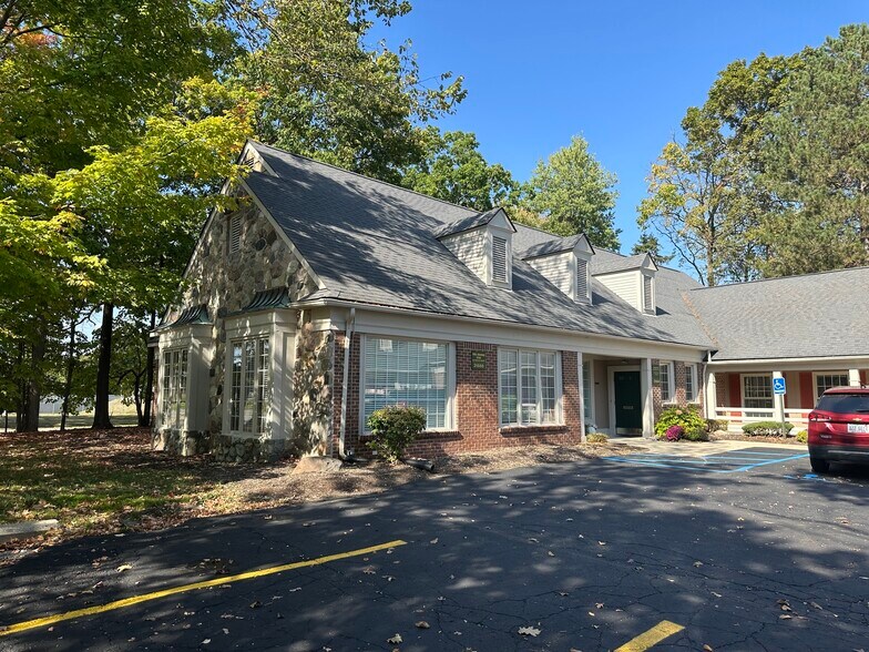 31886 Northwestern Hwy, Farmington, MI à louer - Photo principale – Image 1 sur 14