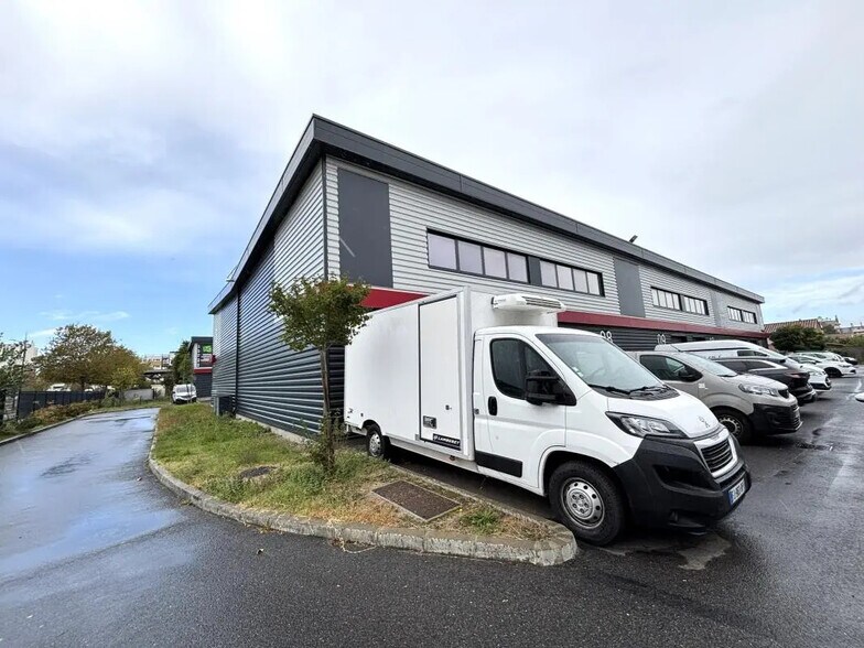 Local d’activités dans Toulouse à louer - Photo de l’immeuble – Image 3 sur 5