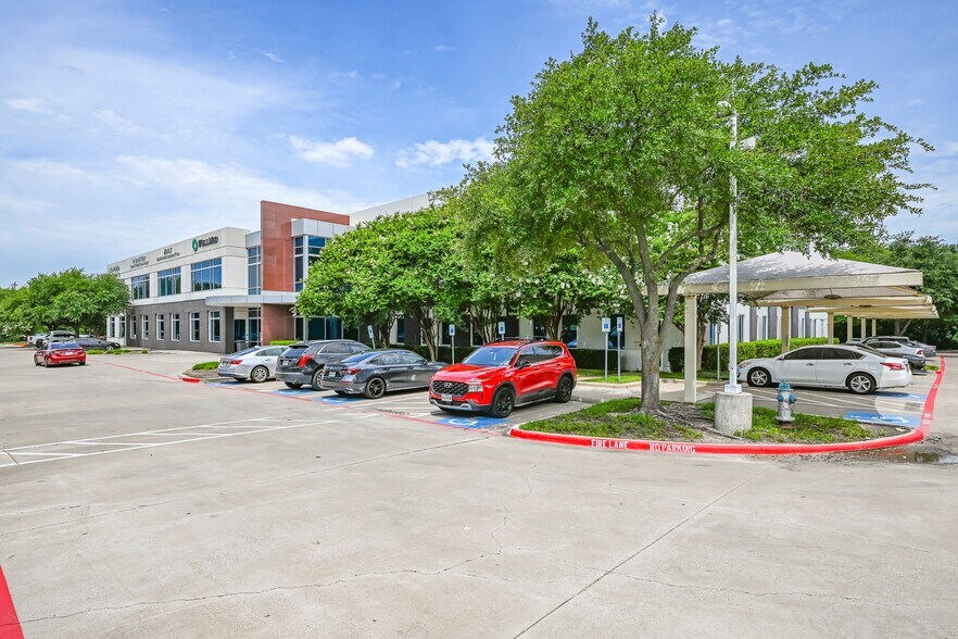 7501 Lakeview Pkwy, Rowlett, TX à louer - Photo de l’immeuble – Image 3 sur 10