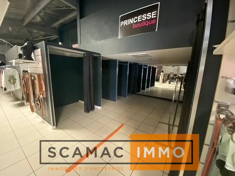 Bureau dans Saint-Mitre-les-Remparts à louer - Photo intérieure – Image 2 sur 5