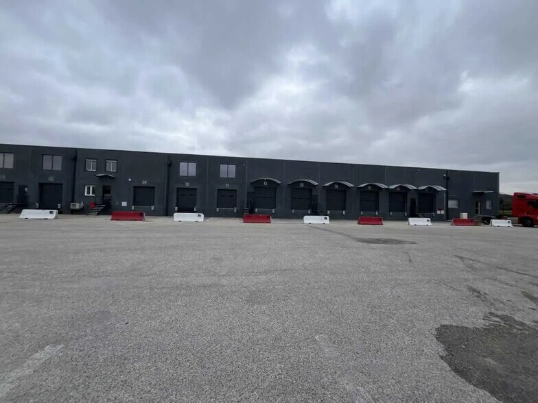 Bureau dans Corbas à louer - Photo de l’immeuble – Image 3 sur 5