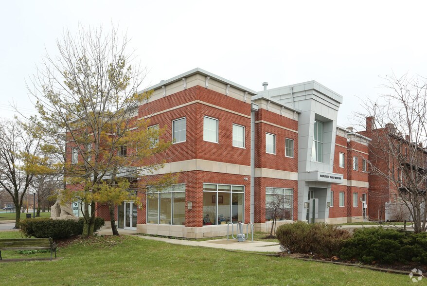 881 E Main St, Columbus, OH à louer - Photo de l’immeuble – Image 1 sur 8