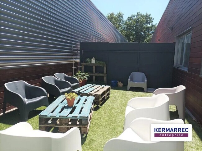 Plus de détails pour Bureau à vendre