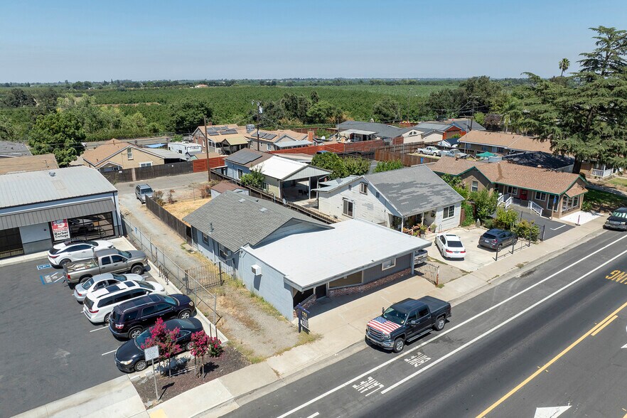3513 Atchison St, Riverbank, CA à vendre - Photo de l’immeuble – Image 3 sur 12