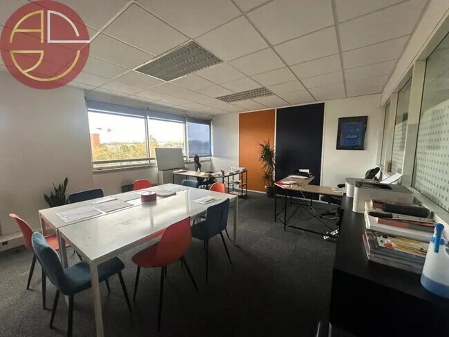 Plus de détails pour Bureau à vendre