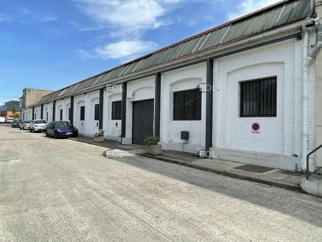 Plus de détails pour Local d'activités à louer