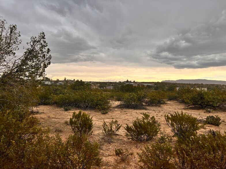 825 Arabian Ln, Elephant Butte, NM à vendre - Photo de l’immeuble – Image 2 sur 5
