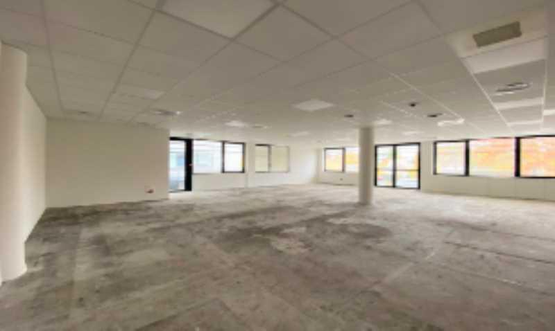 Bureau dans Saint-Priest à louer - Photo intérieure – Image 2 sur 4