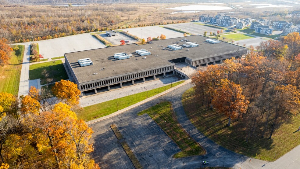 8001 W Jefferson Blvd, Fort Wayne, IN à louer - Aérien – Image 1 sur 8