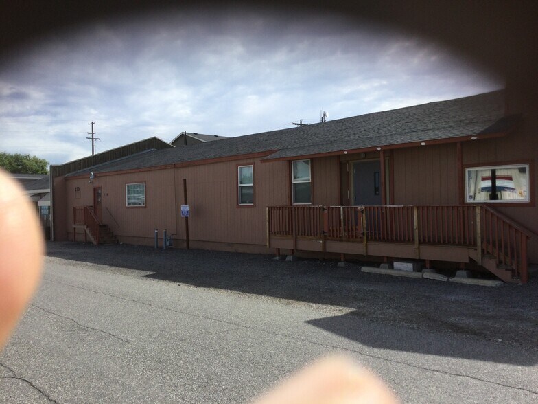 200 & 210 N Volland St. portefeuille de 2 biens à vendre sur LoopNet.fr - Photo principale – Image 2 sur 9