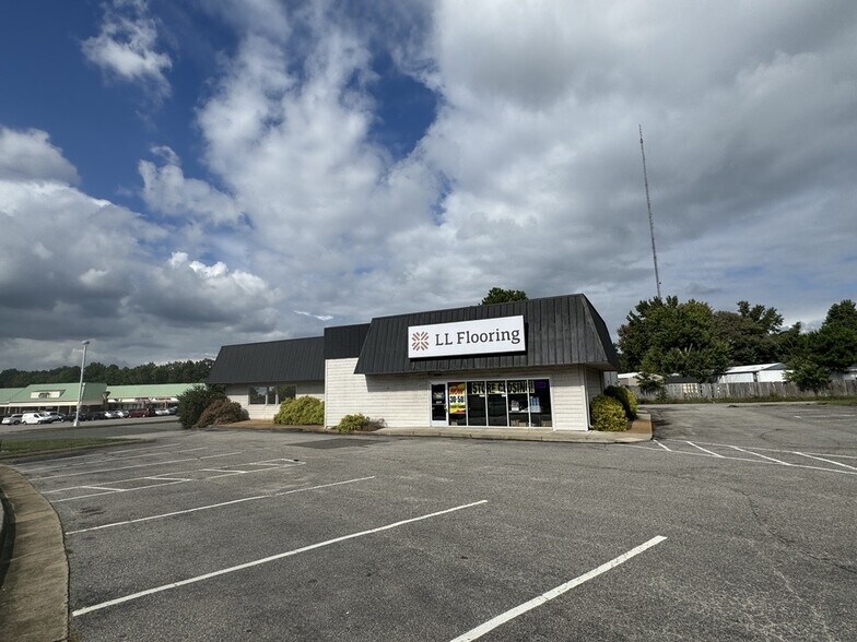 9990 Robious Rd, North Chesterfield, VA à louer - Photo de l’immeuble – Image 2 sur 4