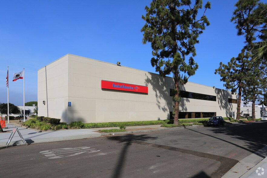 702 Mission Ave, Oceanside, CA à vendre - Photo de l’immeuble – Image 3 sur 4