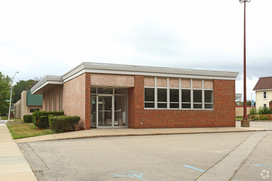 1712 E Michigan Ave, Jackson, MI à louer - Photo de l’immeuble – Image 3 sur 9