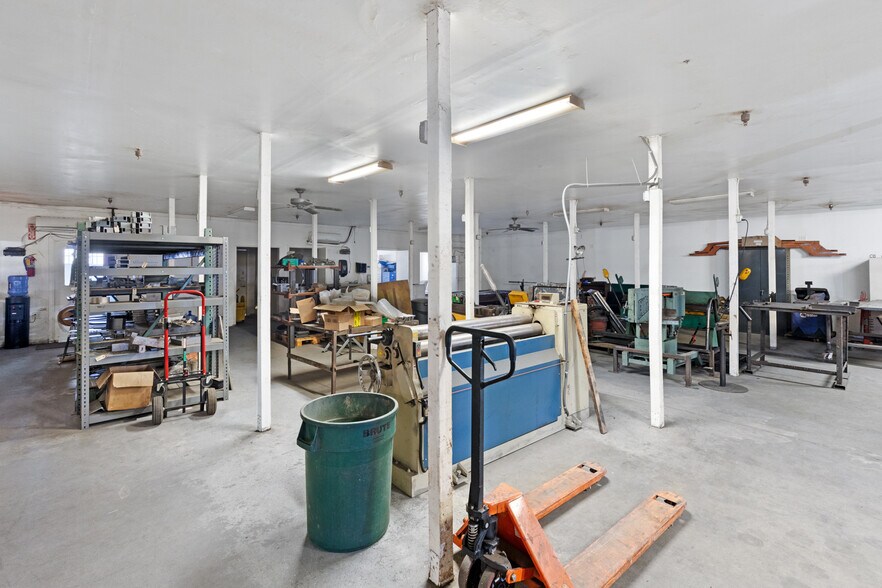 651 Thunderbolt St, Chico, CA à vendre - Photo de l’immeuble – Image 3 sur 8