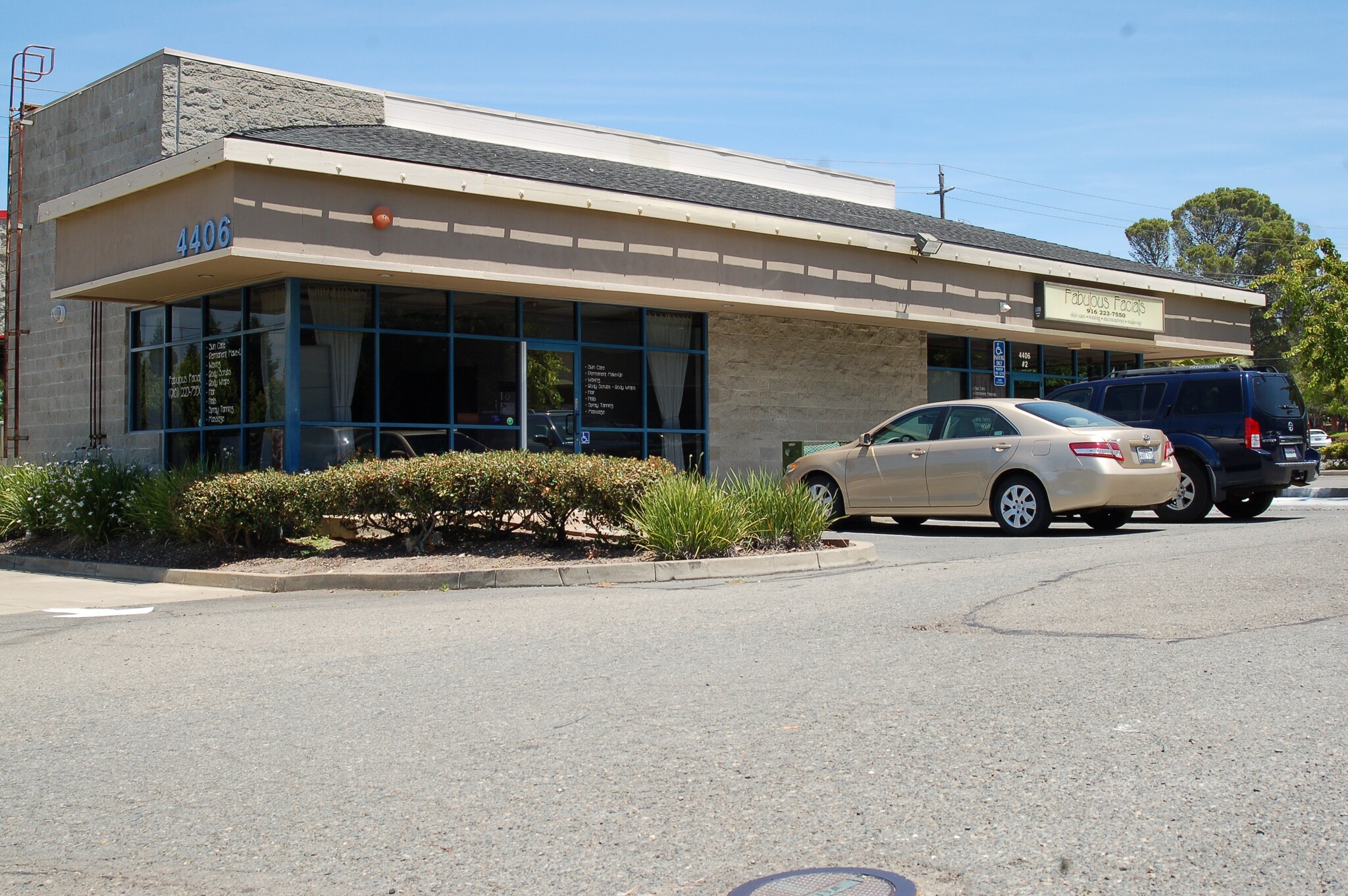 4400-4410 San Juan Ave, Fair Oaks, CA à louer Photo de l’immeuble– Image 1 sur 3